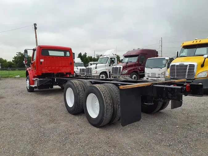 2016 FREIGHTLINER/MERCEDES M2 106