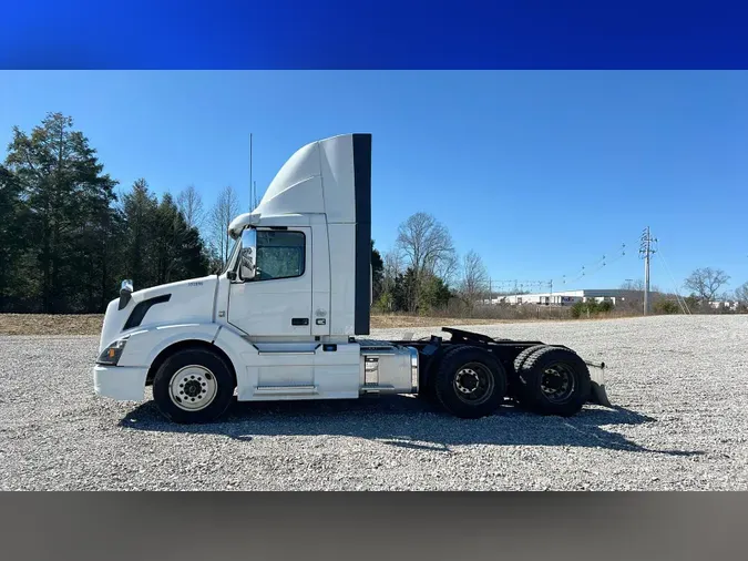 2018 Volvo VNL300