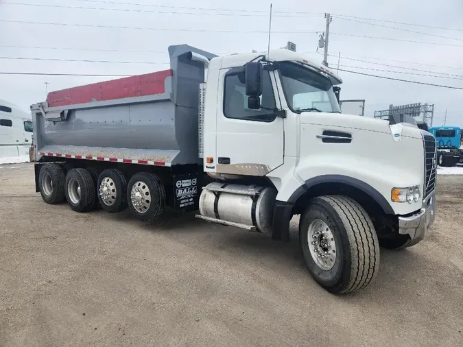 2008 VOLVO VHD64FT200