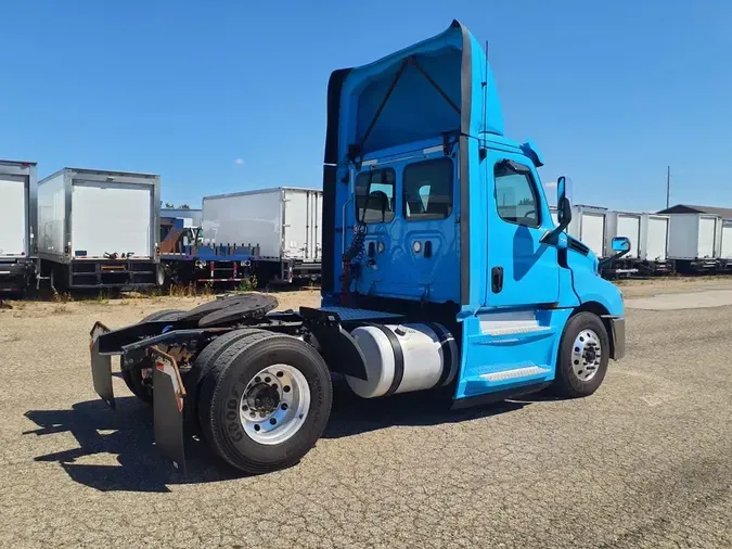 2020 FREIGHTLINER/MERCEDES NEW CASCADIA 1266ebe43d6736144fc60dc2b9777923629