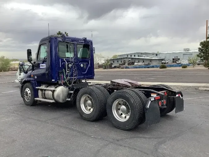 2016 FREIGHTLINER X12564ST