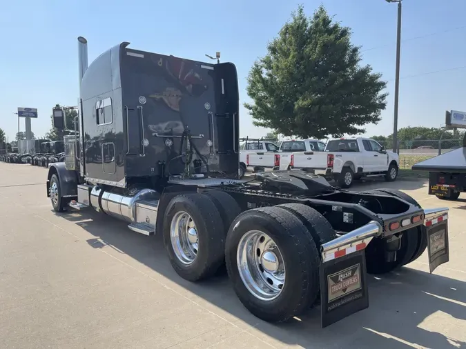 2022 Peterbilt 389