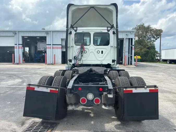 2020 FREIGHTLINER/MERCEDES CASCADIA 125