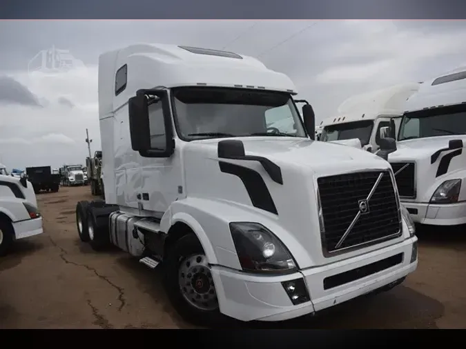 2017 VOLVO VNL64T670