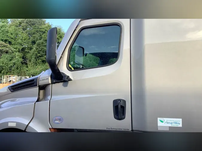 2024 Freightliner Cascadia 126