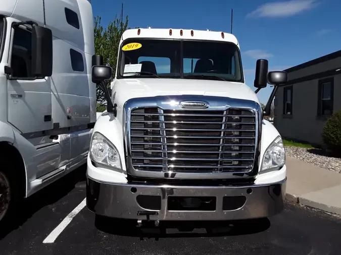 2019 FREIGHTLINER CASCADIA 125