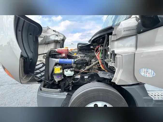 2023 Freightliner Cascadia 1266ec4ee3c6b2616b26cb398f89b616825