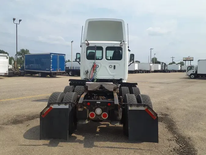 2019 FREIGHTLINER CASCADIA 113