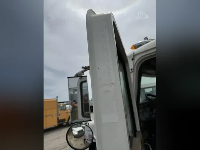 2005 MACK GRANITE CV713
