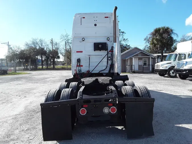 2016 Volvo VNL64T 670