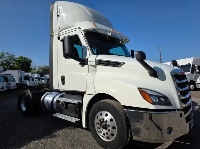 2019 FREIGHTLINER NEW CASCADIA 126