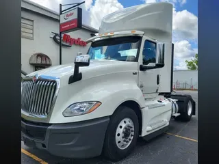 2020 NAVISTAR INTERNATIONAL LT625 DAYCAB S/A