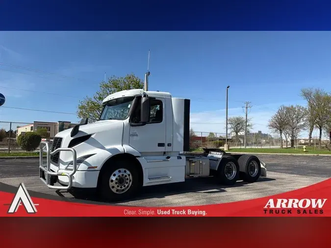 2023 VOLVO VNR64T300