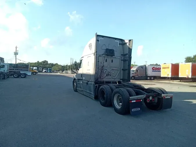 2023 Freightliner Cascadia 126