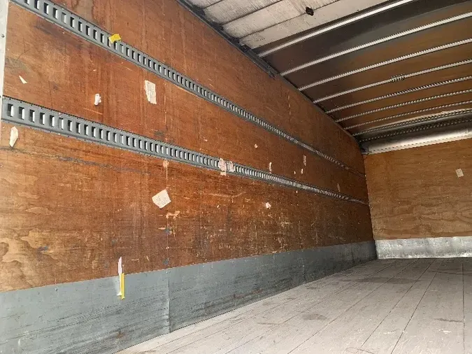 2015 FREIGHTLINER M2