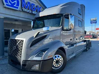 2022 VOLVO VNL64T860