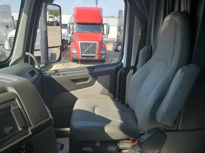 2021 VOLVO VNL64T860