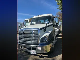 2018 FREIGHTLINER/MERCEDES CASCADIA 125