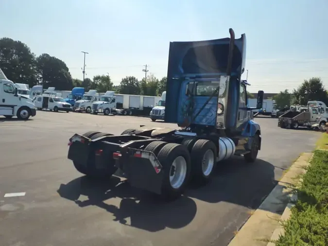 2020 NAVISTAR INTERNATIONAL LT625 DAYCAB T/A
