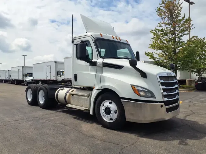 2019 FREIGHTLINER NEW CASCADIA PX12664
