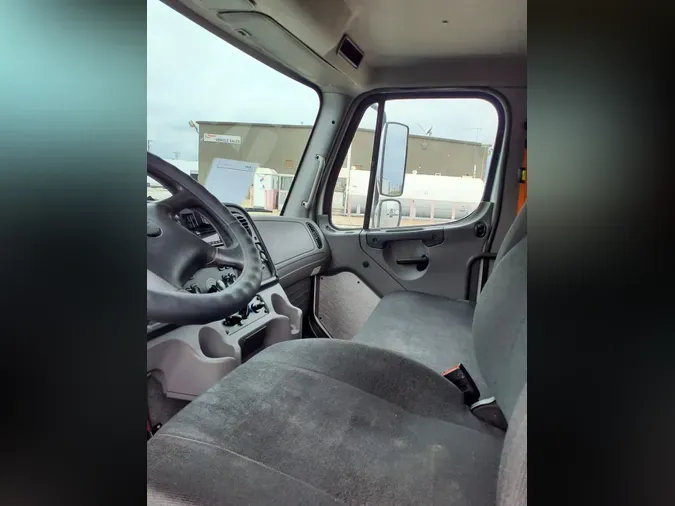 2018 FREIGHTLINER/MERCEDES M2 106