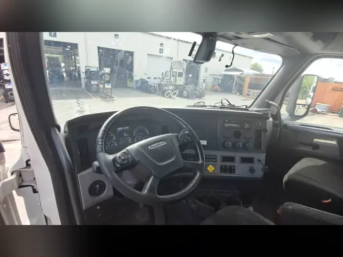 2019 Freightliner Cascadia 126