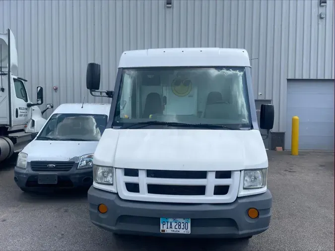 2012 Isuzu Reach
