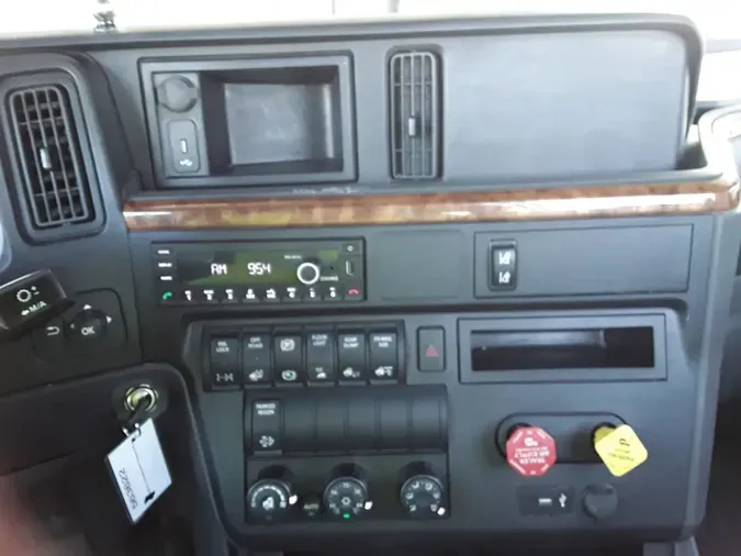 2022 NAVISTAR INTERNATIONAL LT625 DAYCAB T/A6ee8a241fde06dcf9a10acdf5b391525