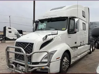 2023 VOLVO VNL64T860