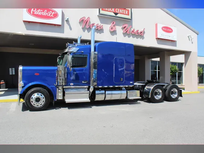 2025 Peterbilt 589