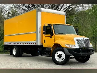 2018 International 4300 SBA 4X2