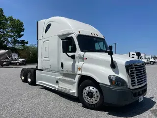 2017 Freightliner X12564ST