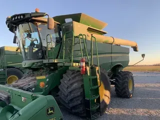 2016 John Deere S670