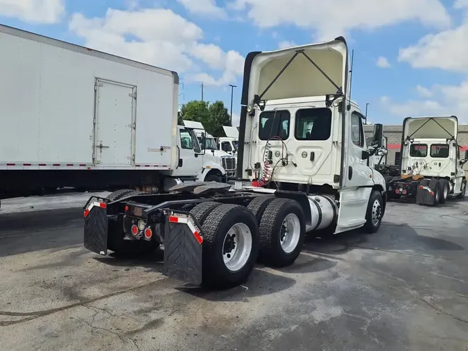2019 FREIGHTLINER CASCADIA 125