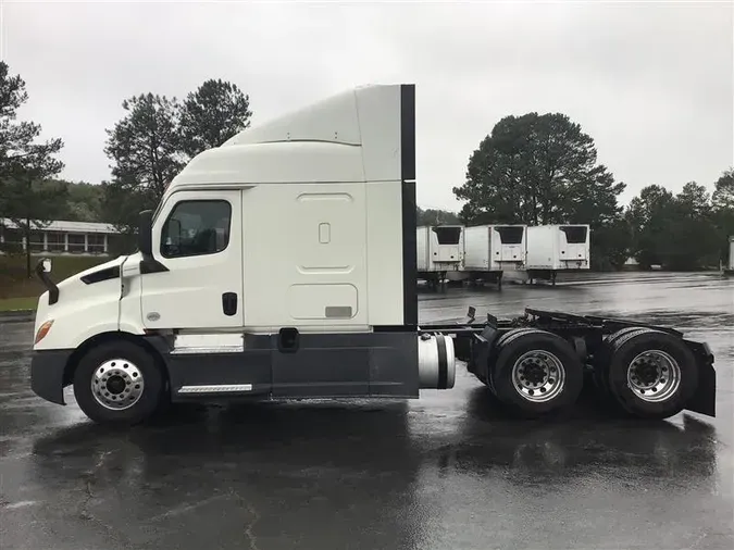 2020 FREIGHTLINER CA116