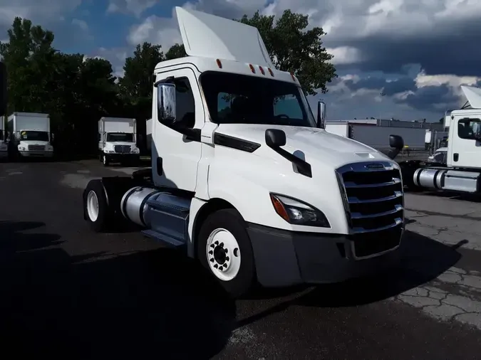 2020 FREIGHTLINER NEW CASCADIA 126