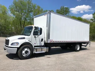 2022 Freightliner M2106