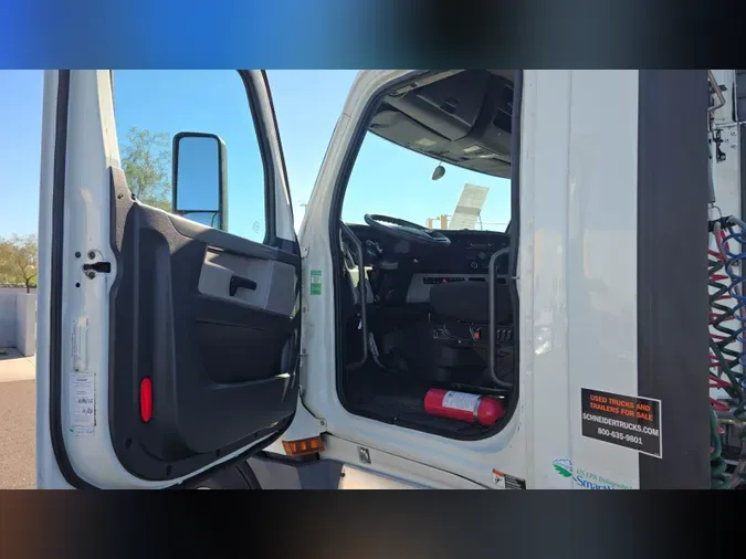 2020 Freightliner Cascadia 126