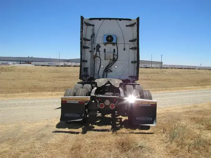 2020 FREIGHTLINER CA126