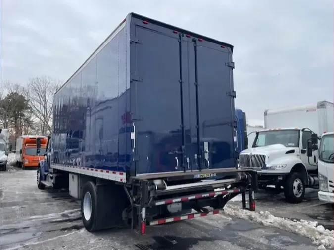 2017 FREIGHTLINER/MERCEDES M2 106