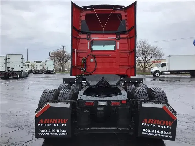 2019 VOLVO VNR300