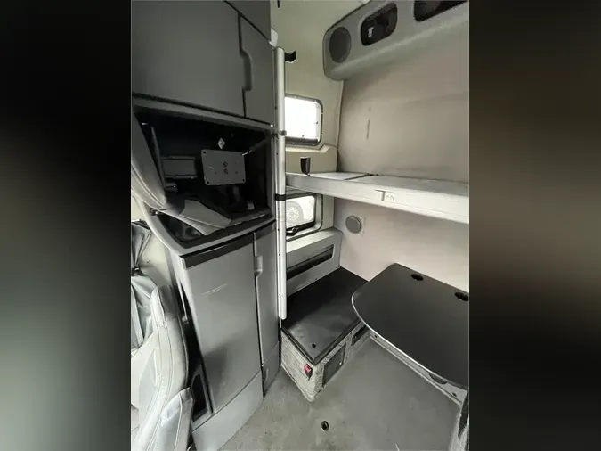 2019 VOLVO VNL64T860
