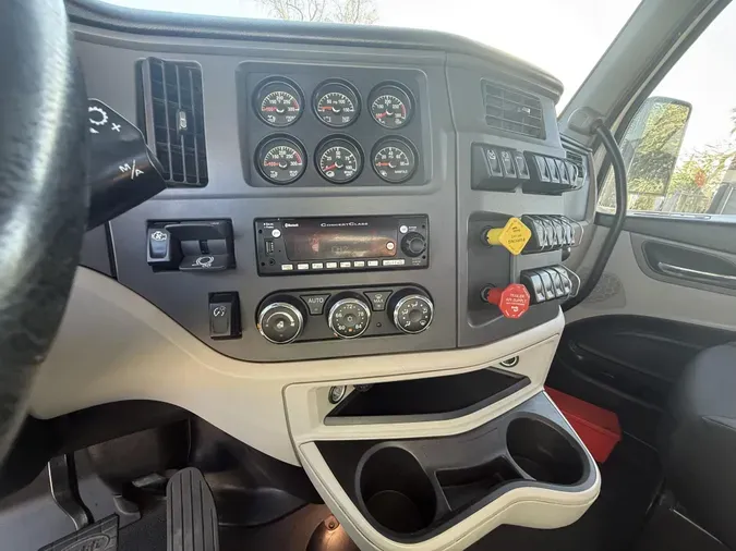 2023 Peterbilt 579