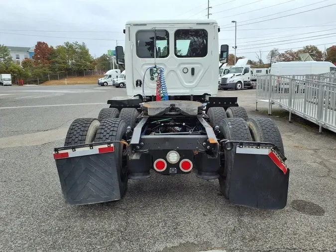2018 FREIGHTLINER/MERCEDES CASCADIA 1256f0df670e363f2637044014b7f566d1a