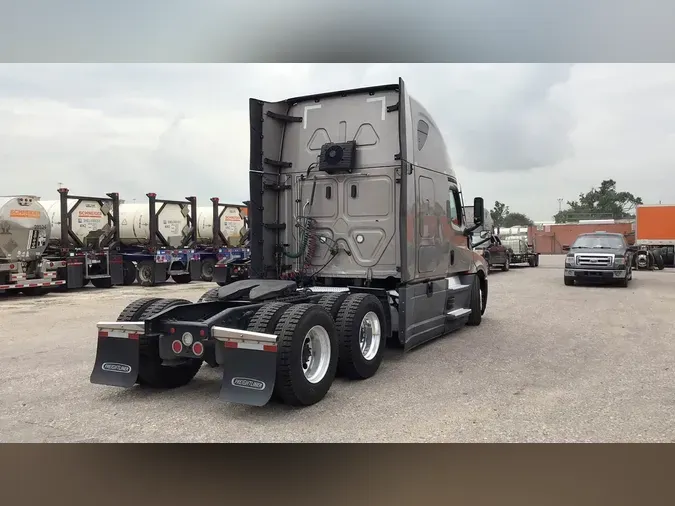 2022 Freightliner Cascadia 126