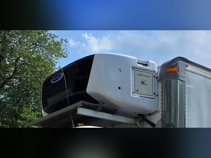 2016 FREIGHTLINER M2 106