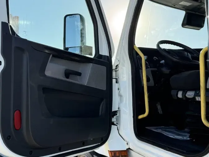 2022 Freightliner Cascadia6f1277f2f562d88de54ea230fab012a4