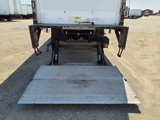 2018 FREIGHTLINER/MERCEDES M2 106