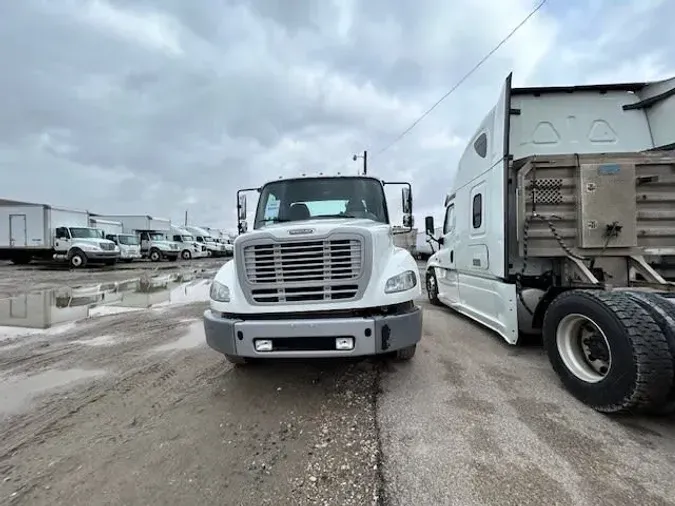 2017 FREIGHTLINER/MERCEDES M2-112