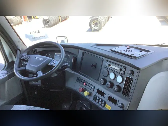 2021 Freightliner Cascadia 126
